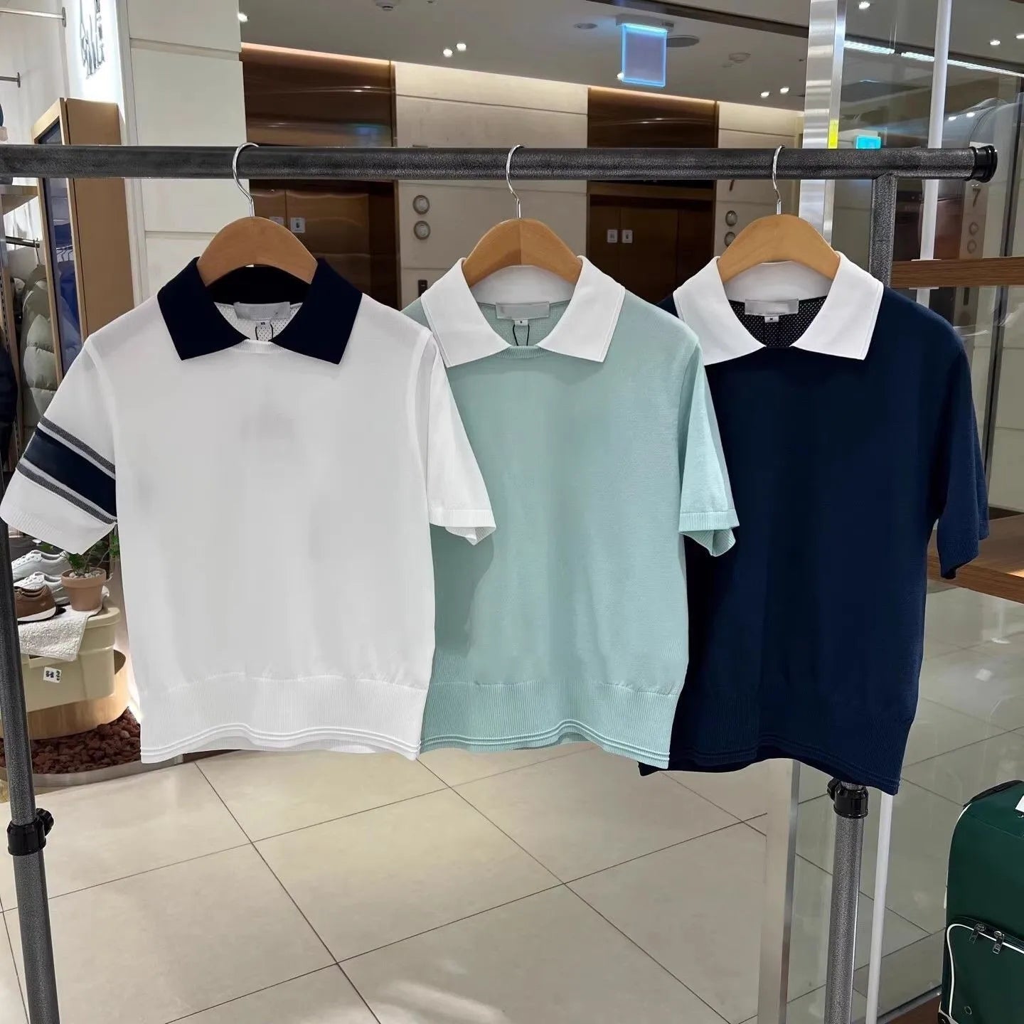 Women's Golf Clothing: Collared, Breathable, Short-Sleeve Knit T-Shirt (Casual Sports Top)