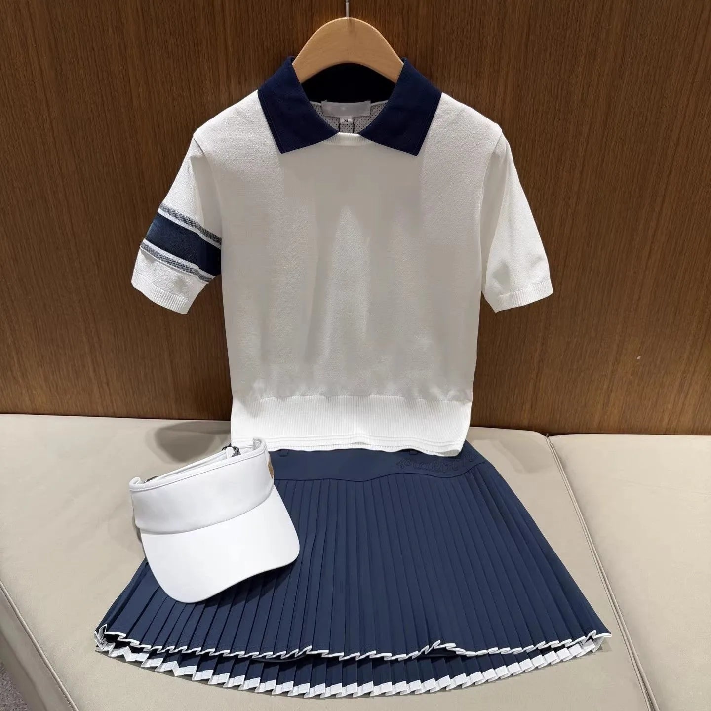 Women's Golf Clothing: Collared, Breathable, Short-Sleeve Knit T-Shirt (Casual Sports Top)